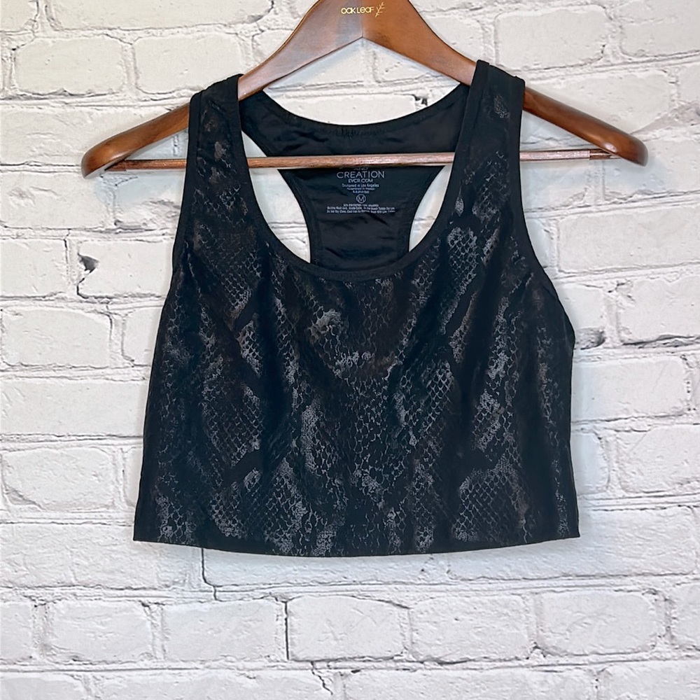 Evolution & Creation Black Athletic Crop Top Size Medium Excellent Condition